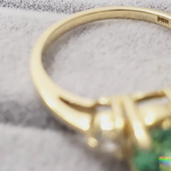 14k Solid Yellow Gold Round Brilliant Cut Green Emerald & Diamond Ring - Picture 7 of 12